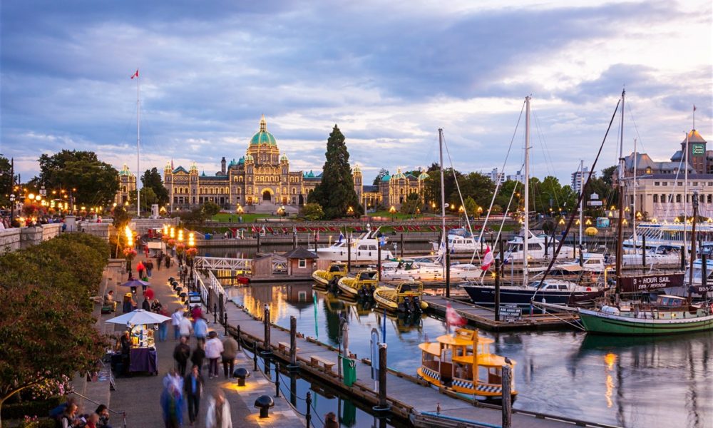 Photo of the beautiful Victoria Harbor waterfront 