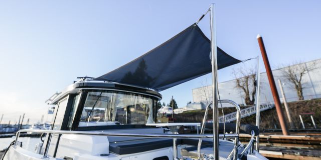 Sun shade over the front of the 795 Sport