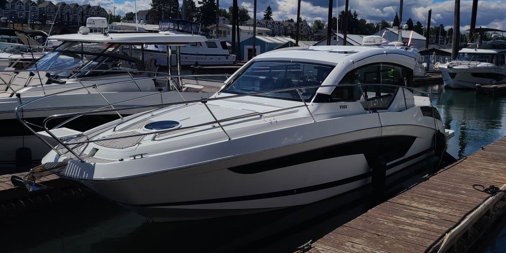 Photo of a 2021 Four Winns Vista 355 OB