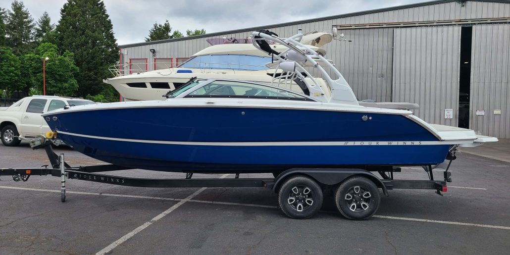 Photo of a 2023 Four Winns H4